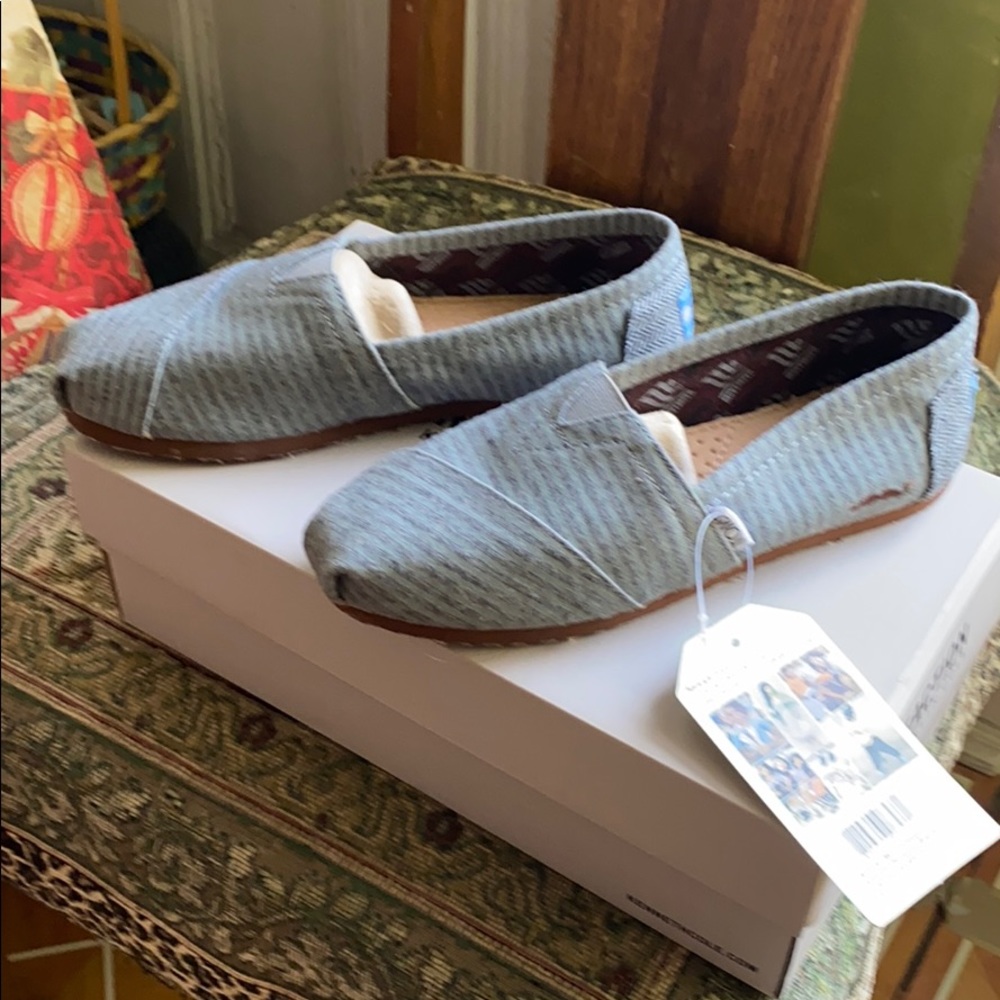 TOMS kids shoes